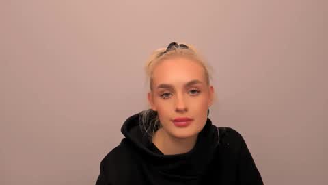 Snapshot of oliviahappy chatting on 12, 2, 2026 oliviaBeauty online show from 12, 2, 2026