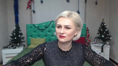 Snapshot of oliviahorst chatting on 19, 12, 2024 OliviaHorst online show from 19, 12, 2024