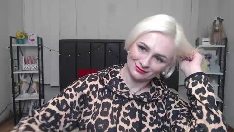 Snapshot of oliviahorst chatting on 26, 9, 2025 OliviaHorst online show from 26, 9, 2025