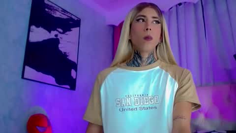 Snapshot of oliviahot01 chatting on 8, 5, 2026 oliviahot01 online show from 8, 5, 2026