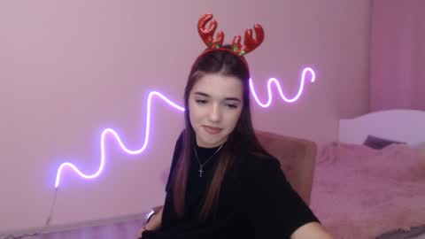 Snapshot of olivialimm chatting on 8, 12, 2024 Olivia online show from 8, 12, 2024