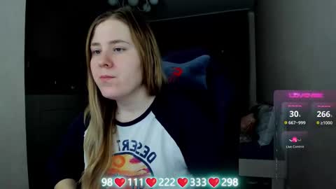 Snapshot of oliviamunk chatting on 5, 3, 2026 . online show from 5, 3, 2026