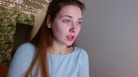 Snapshot of oliviashiny chatting on 13, 12, 2024 Olivia online show from 13, 12, 2024