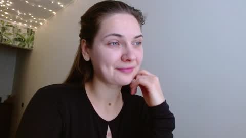 Snapshot of oliviashiny chatting on 15, 12, 2024 Olivia online show from 15, 12, 2024