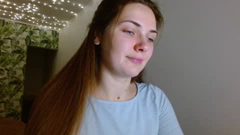 Snapshot of oliviashiny chatting on 8, 1, 2025 Olivia online show from 8, 1, 2025