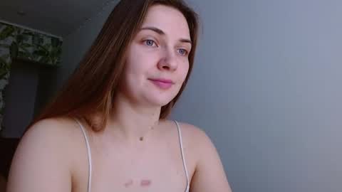 Snapshot of oliviashiny chatting on 1, 2, 2025 Olivia online show from 1, 2, 2025
