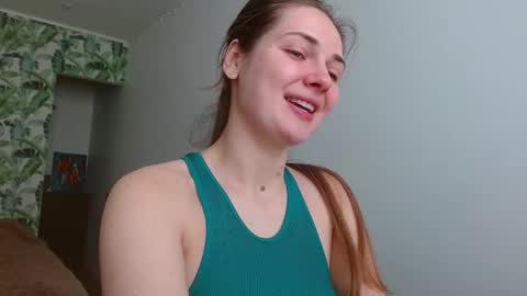 Snapshot of oliviashiny chatting on 9, 3, 2025 Olivia online show from 9, 3, 2025