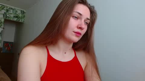 Snapshot of oliviashiny chatting on 10, 3, 2025 Olivia online show from 10, 3, 2025