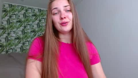 Snapshot of oliviashiny chatting on 29, 9, 2025 Olivia online show from 29, 9, 2025