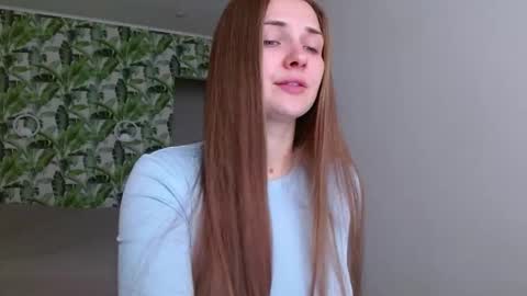 Snapshot of oliviashiny chatting on 2, 10, 2025 Olivia online show from 2, 10, 2025