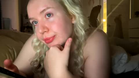 Snapshot of oliviaskies chatting on 29, 9, 2025 Olivia baby online show from 29, 9, 2025