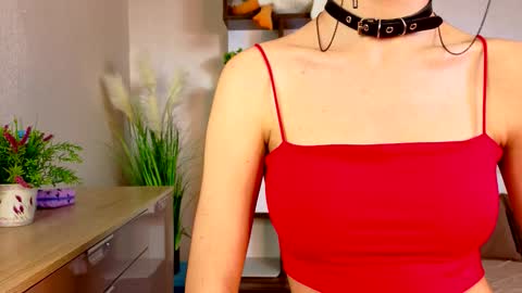 oliviastanton online show from 28, 10, 2025