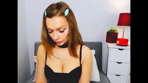 Snapshot of oliviawomen chatting on 24, 12, 2024 OliviaWomen online show from 24, 12, 2024