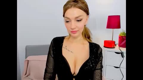 Snapshot of oliviawomen chatting on 8, 1, 2025 OliviaWomen online show from 8, 1, 2025