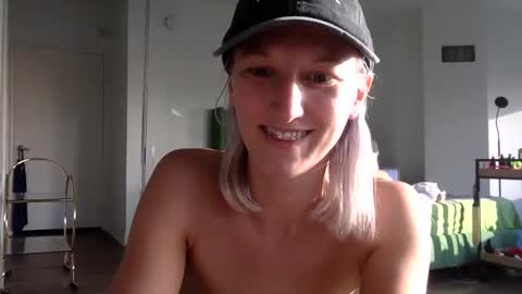 Snapshot of omilk chatting on 18, 1, 2025 omilk online show from 18, 1, 2025