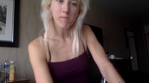 Snapshot of omilk chatting on 27, 9, 2025 omilk online show from 27, 9, 2025