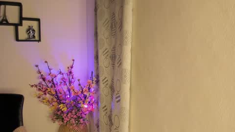 Snapshot of on_tefa chatting on 5, 1, 2025 Violette online show from 5, 1, 2025
