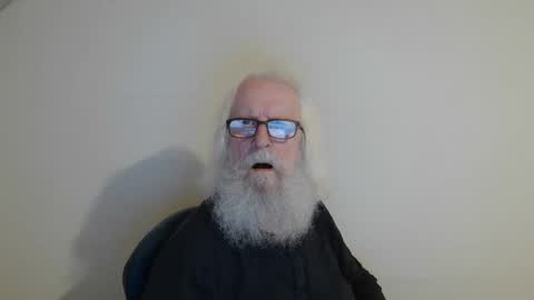Snapshot of onanister chatting on 28, 4, 2026 Somewhere over the rainbow online show from 28, 4, 2026