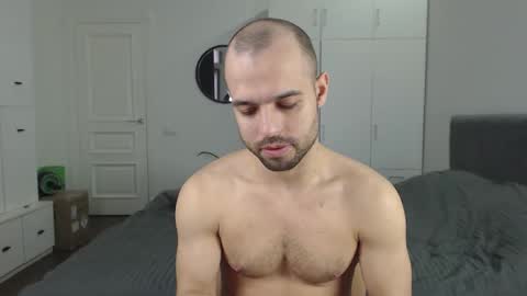 Snapshot of onebestlover chatting on 31, 1, 2025 onebestlover online show from 31, 1, 2025
