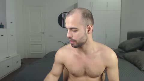 Snapshot of onebestlover chatting on 3, 2, 2025 onebestlover online show from 3, 2, 2025