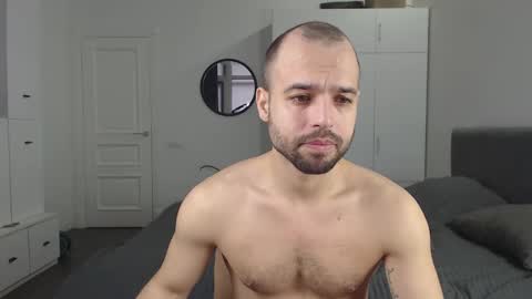 Snapshot of onebestlover chatting on 4, 2, 2025 onebestlover online show from 4, 2, 2025