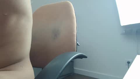 Snapshot of onebestlover chatting on 5, 2, 2025 onebestlover online show from 5, 2, 2025