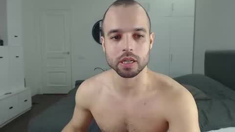 Snapshot of onebestlover chatting on 6, 2, 2025 onebestlover online show from 6, 2, 2025
