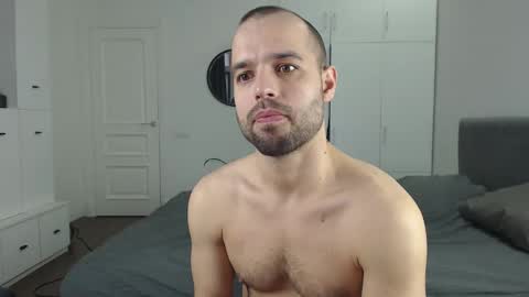 Snapshot of onebestlover chatting on 8, 2, 2025 onebestlover online show from 8, 2, 2025