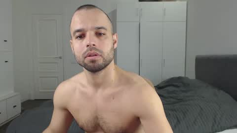 Snapshot of onebestlover chatting on 17, 2, 2025 onebestlover online show from 17, 2, 2025