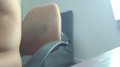 Snapshot of onebestlover chatting on 19, 2, 2025 onebestlover online show from 19, 2, 2025