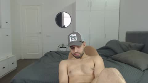 Snapshot of onebestlover chatting on 26, 2, 2025 onebestlover online show from 26, 2, 2025