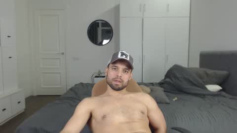 Snapshot of onebestlover chatting on 26, 2, 2025 onebestlover online show from 26, 2, 2025