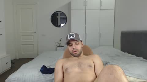 Snapshot of onebestlover chatting on 5, 3, 2025 onebestlover online show from 5, 3, 2025