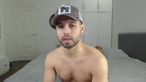 Snapshot of onebestlover chatting on 12, 3, 2025 onebestlover online show from 12, 3, 2025