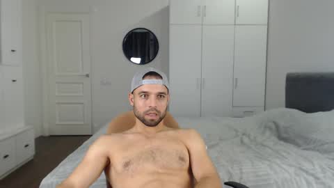 Snapshot of onebestlover chatting on 17, 9, 2025 onebestlover online show from 17, 9, 2025