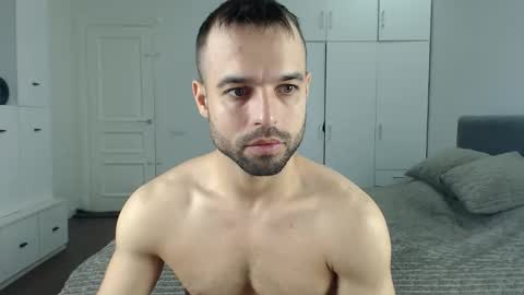 Snapshot of onebestlover chatting on 6, 10, 2025 onebestlover online show from 6, 10, 2025