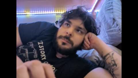 Snapshot of onecrew1 chatting on 20, 9, 2025 onecrew1 online show from 20, 9, 2025