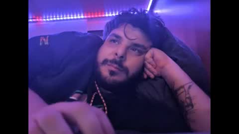 Snapshot of onecrew1 chatting on 16, 10, 2025 onecrew1 online show from 16, 10, 2025