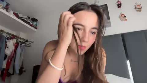 PAREJA LATINA JOVEN MUY CACHONDOS online show from 27, 7, 2026
