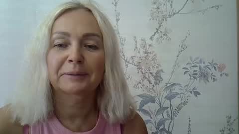 Snapshot of orange_luv chatting on 7, 8, 2026 orange_luv online show from 7, 8, 2026