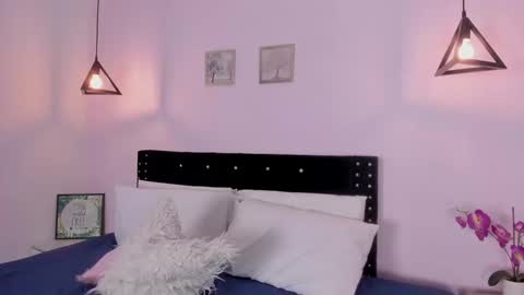 Miss Guzman  online show from 11, 9, 2025