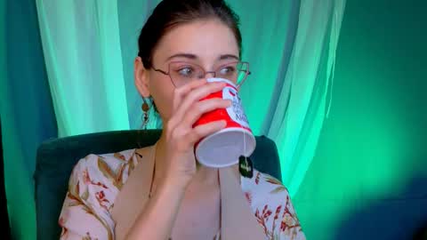Snapshot of orianna_blade chatting on 10, 10, 2025 Orianna - Hi Im into geek culture cosplay crafting LARP games. Shall we play DnD online show from 10, 10, 2025