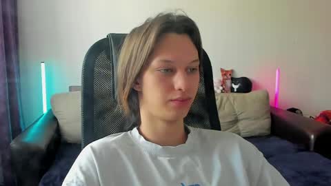 Snapshot of ostin_meoww chatting on 4, 5, 2026 Ostin online show from 4, 5, 2026