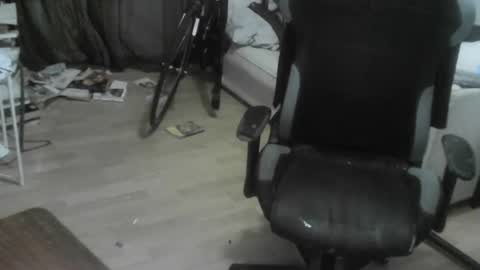 ouinnybis195625 online show from 27, 2, 2025