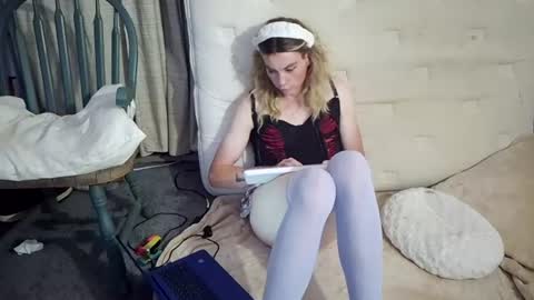 Snapshot of overdosecum chatting on 28, 6, 2026 OverdoseCum4Car online show from 28, 6, 2026