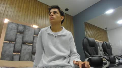 Owen Johnson online show from 8, 4, 2026