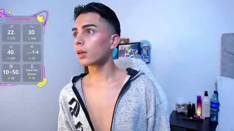 Owen  Independent model  online show from 3, 12, 2025