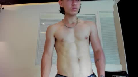 Snapshot of owenn_17 chatting on 10, 10, 2025 owwn online show from 10, 10, 2025