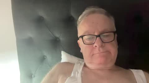 Snapshot of ozhairybearxxxx chatting on 3, 3, 2025 ozhairybearxxxx online show from 3, 3, 2025