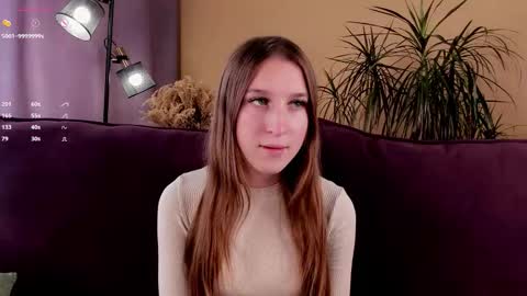 Snapshot of oziecarmona chatting on 11, 9, 2025 Caroline or just Lina online show from 11, 9, 2025